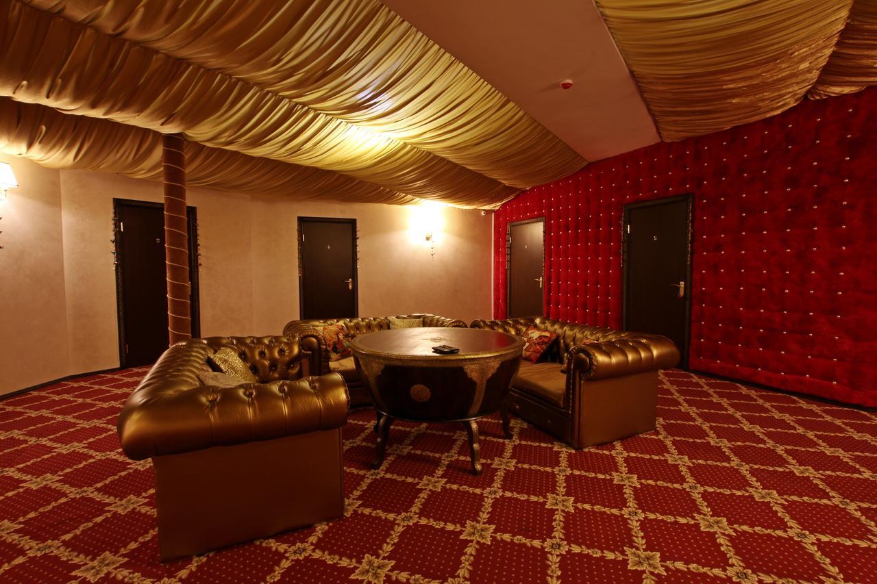 India Palace Hotel Kharkiv Eksteriør billede