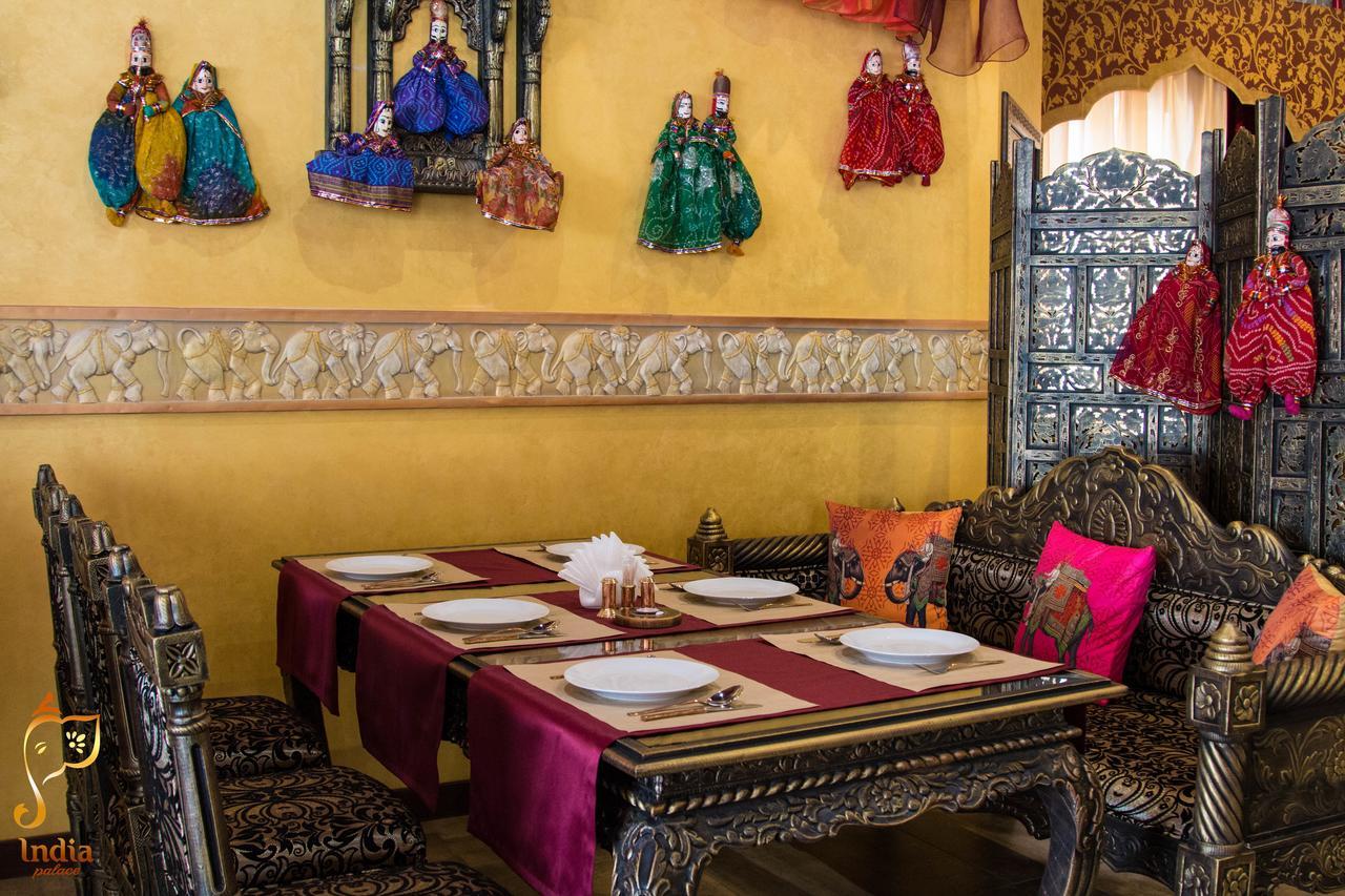 India Palace Hotel Kharkiv Eksteriør billede